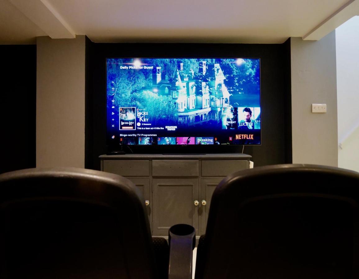 Luxury 3 Bathroom Cinema And Sauna Seaford Exteriör bild